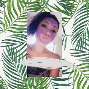 Meet your Posher, Latisha